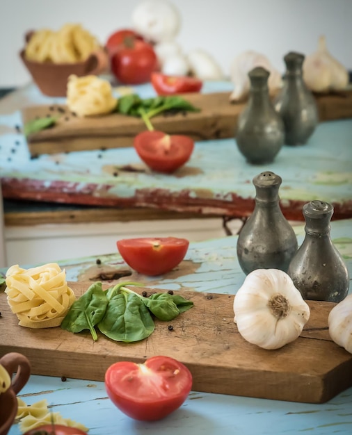 Składniki i deska do krojenia